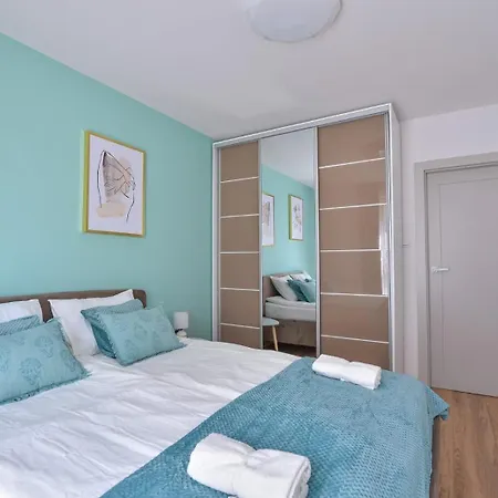 Nowoczesne Mieszkanie アパート